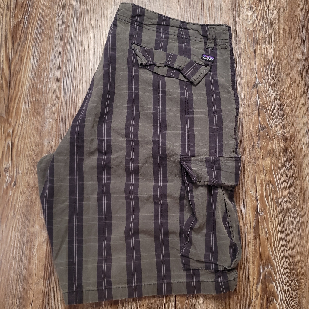 Patagonia Vertical Striped Outdoor Hiking Organic Cotton Cargo Shorts 36